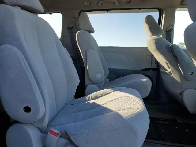 2011 TOYOTA SIENNA LE  