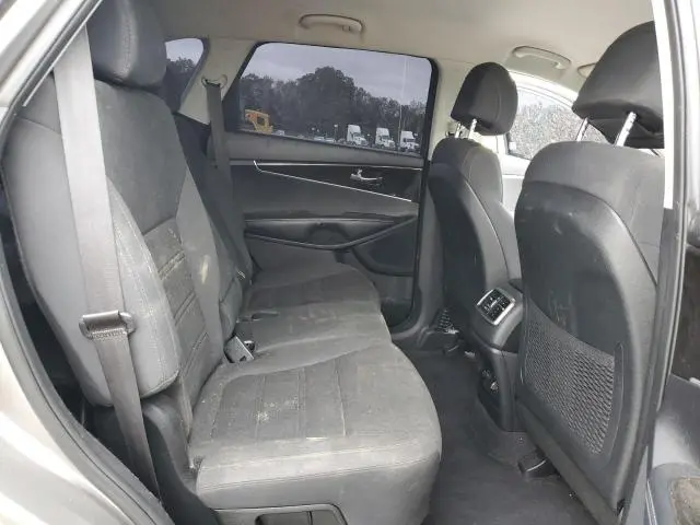 2017 KIA SORENTO LX  
