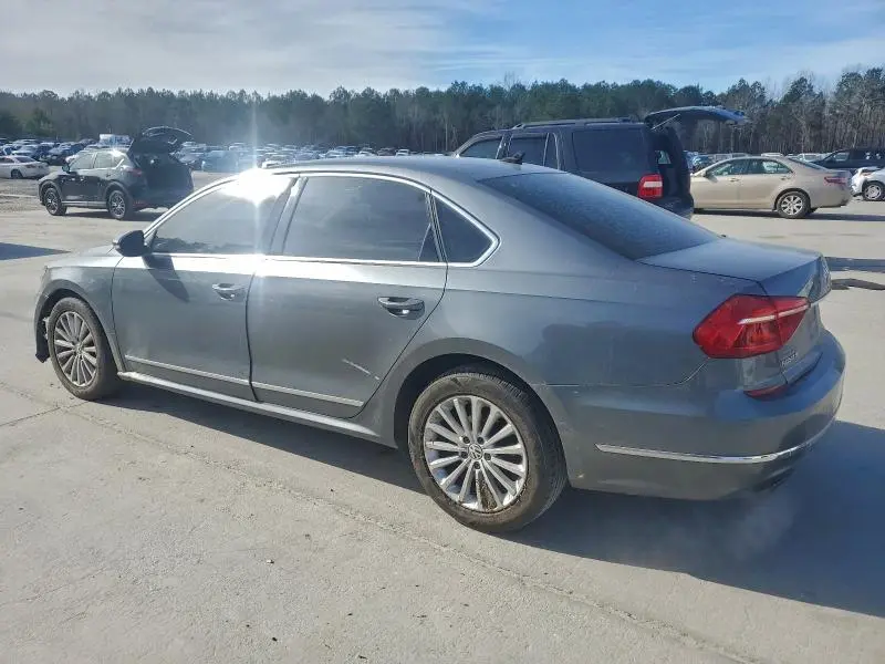 2016 VOLKSWAGEN PASSAT SE  