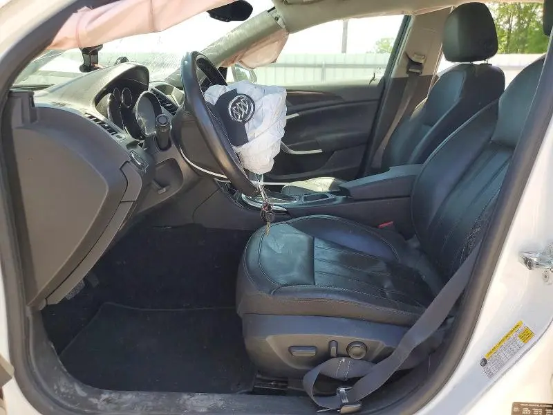 2011 BUICK REGAL   