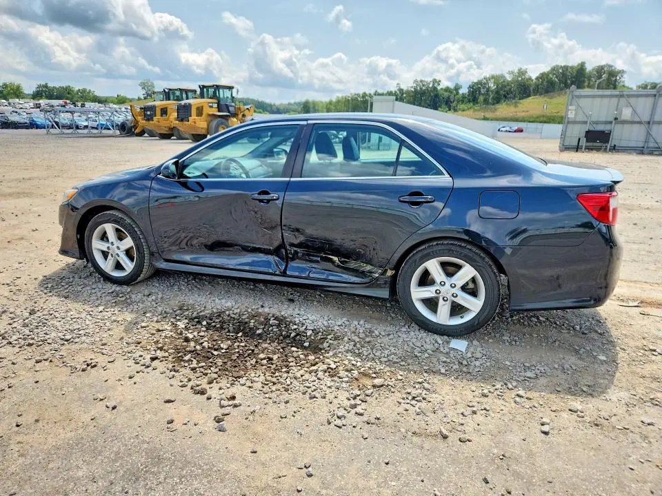 2014 TOYOTA CAMRY SE  