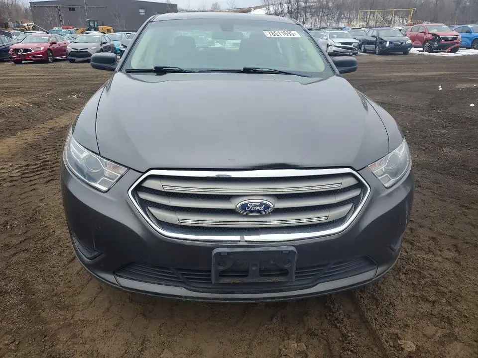 2015 FORD TAURUS SE  