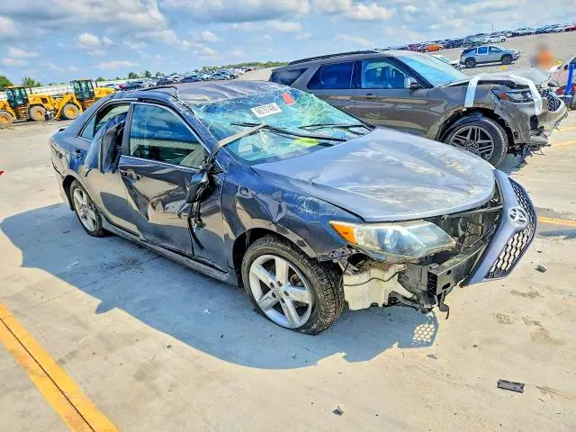 2012 TOYOTA CAMRY SE  