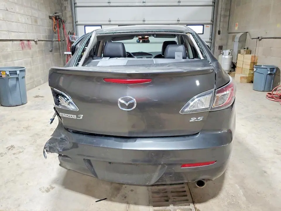 2011 MAZDA 3 S  