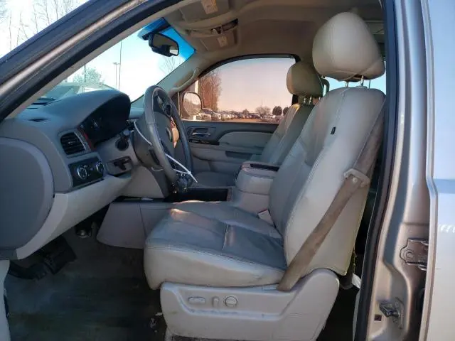 2010 CHEVROLET AVALANCHE LT  
