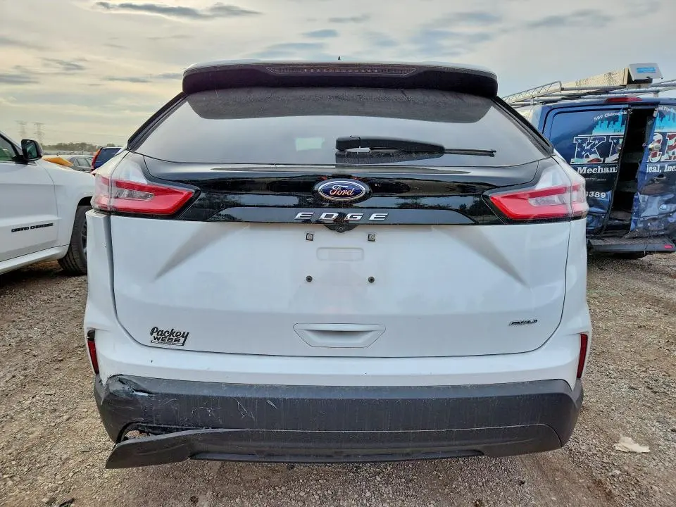 2023 FORD EDGE SE  