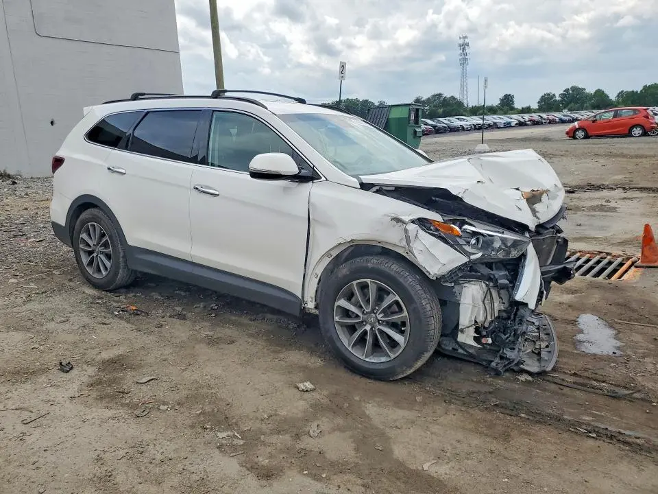 2017 HYUNDAI SANTA FE SE  