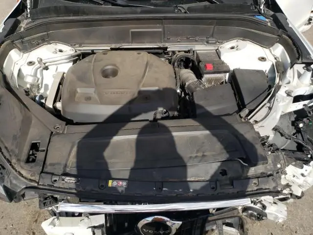 2020 VOLVO XC90 T5 MOMENTUM  