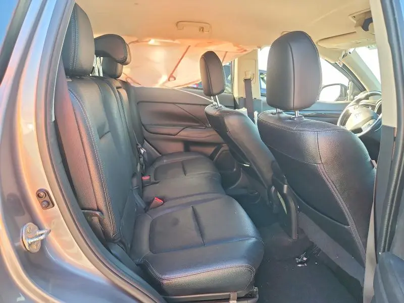 2018 MITSUBISHI OUTLANDER SE  