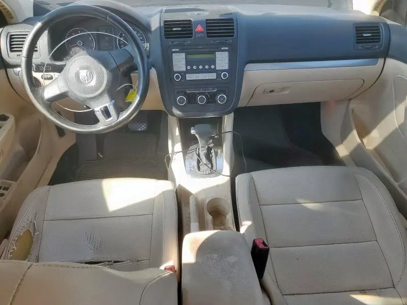 2010 VOLKSWAGEN JETTA SE  