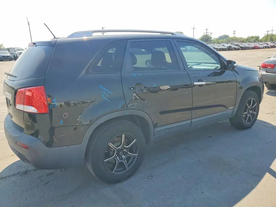 2011 KIA SORENTO LX  