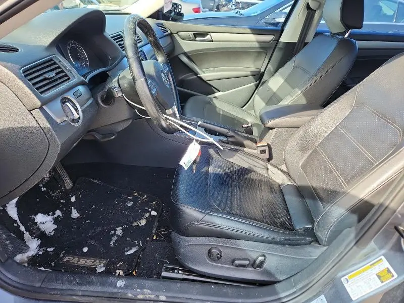 2014 VOLKSWAGEN PASSAT SE  