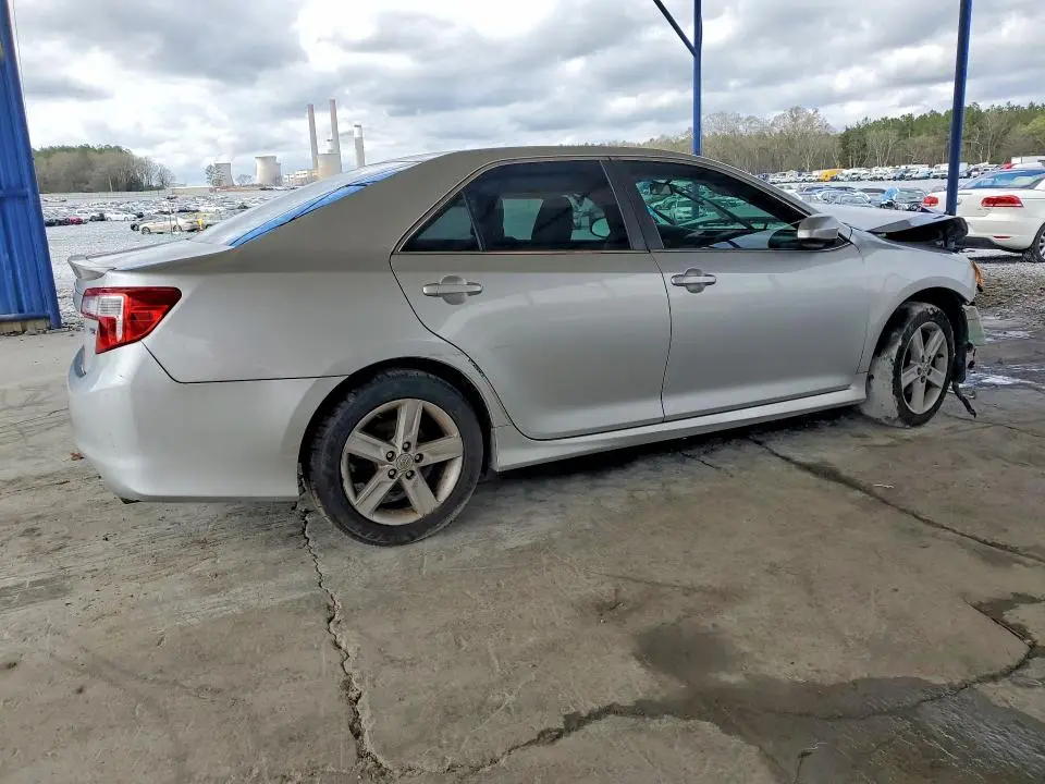 2012 TOYOTA CAMRY SE  