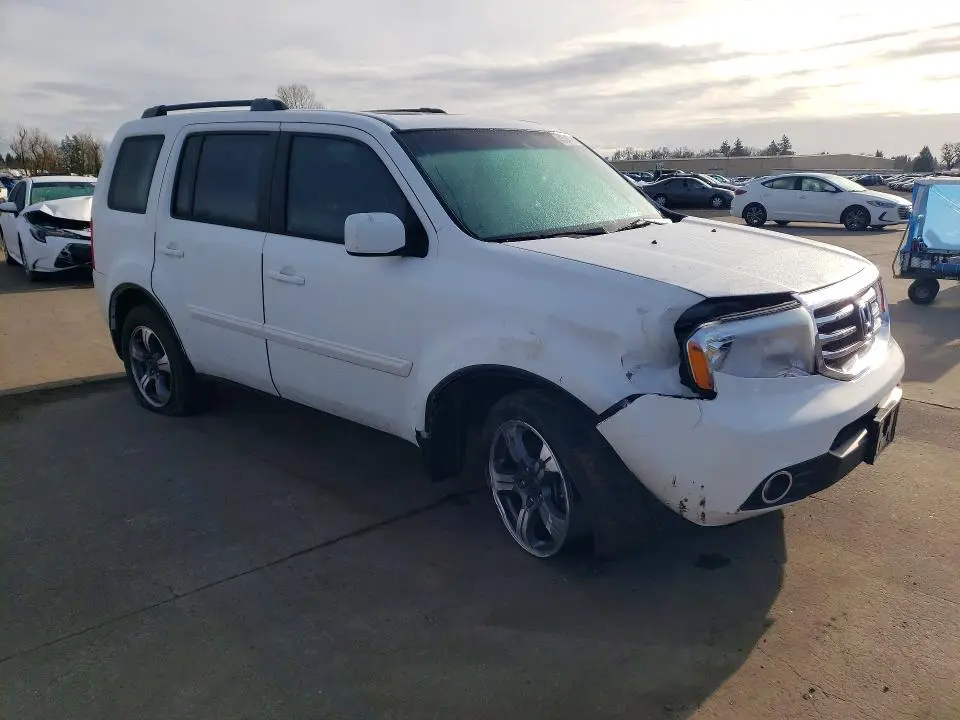 2015 HONDA PILOT SE  