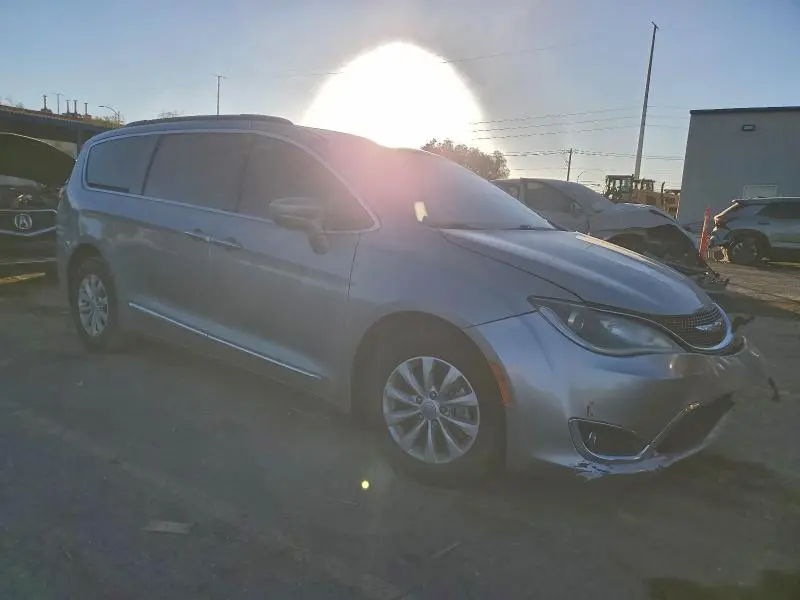 2017 CHRYSLER PACIFICA TOURING L  