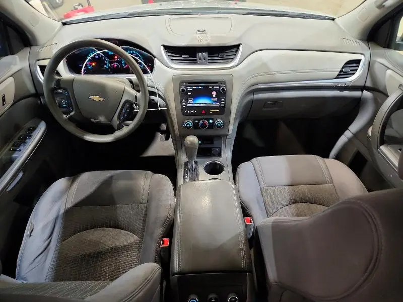 2013 CHEVROLET TRAVERSE LS  