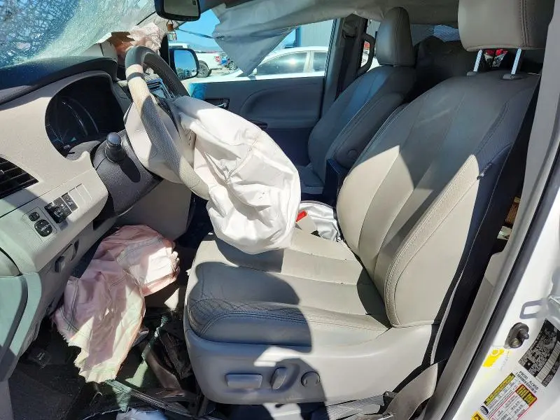 2013 TOYOTA SIENNA XLE 7-PASSENGER  