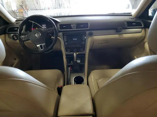 2015 VOLKSWAGEN PASSAT SE  