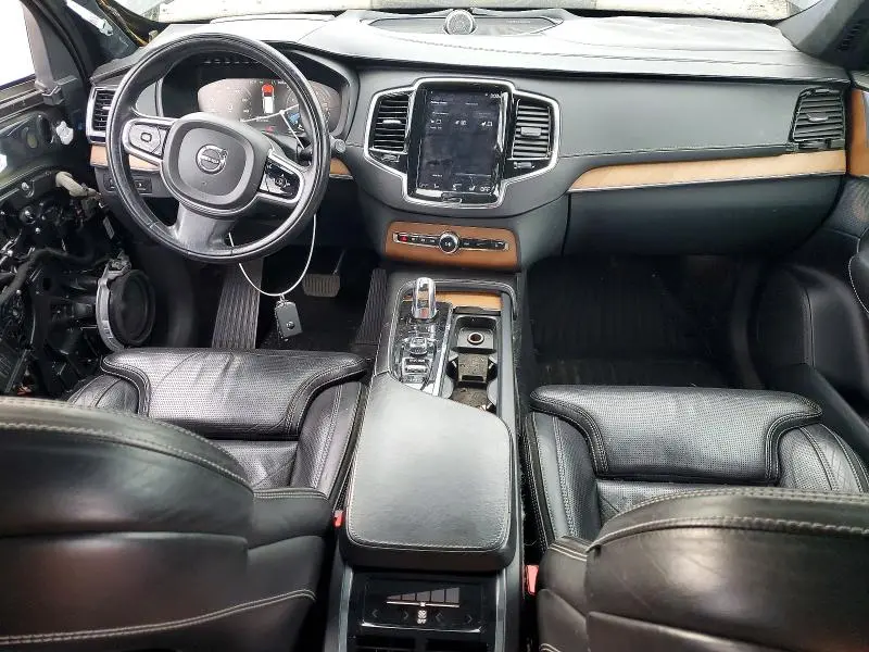 2017 VOLVO XC90 T8  