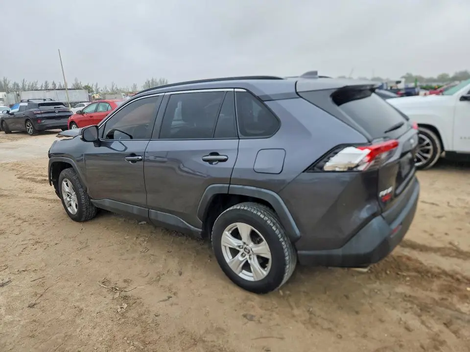 2019 TOYOTA RAV4 XLE  