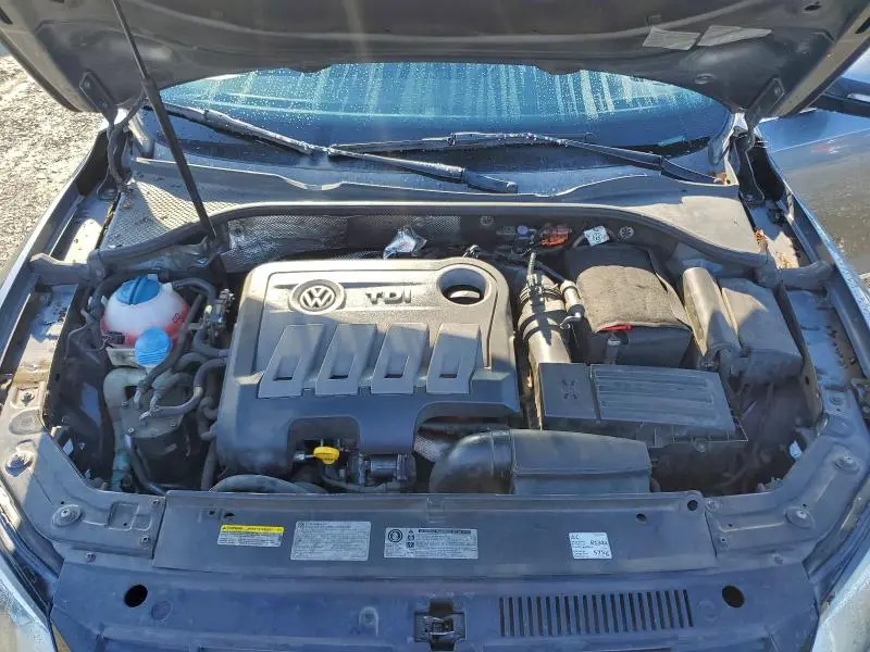 2014 VOLKSWAGEN PASSAT SE  