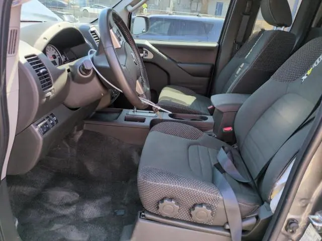 2017 NISSAN FRONTIER SV  