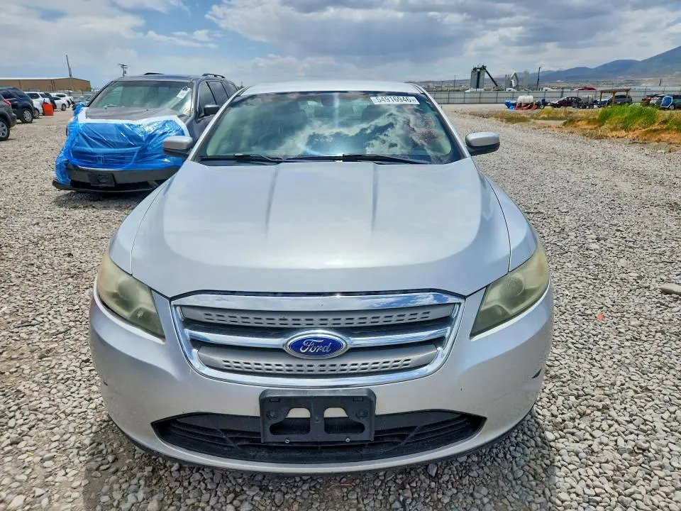 2011 FORD TAURUS SEL  