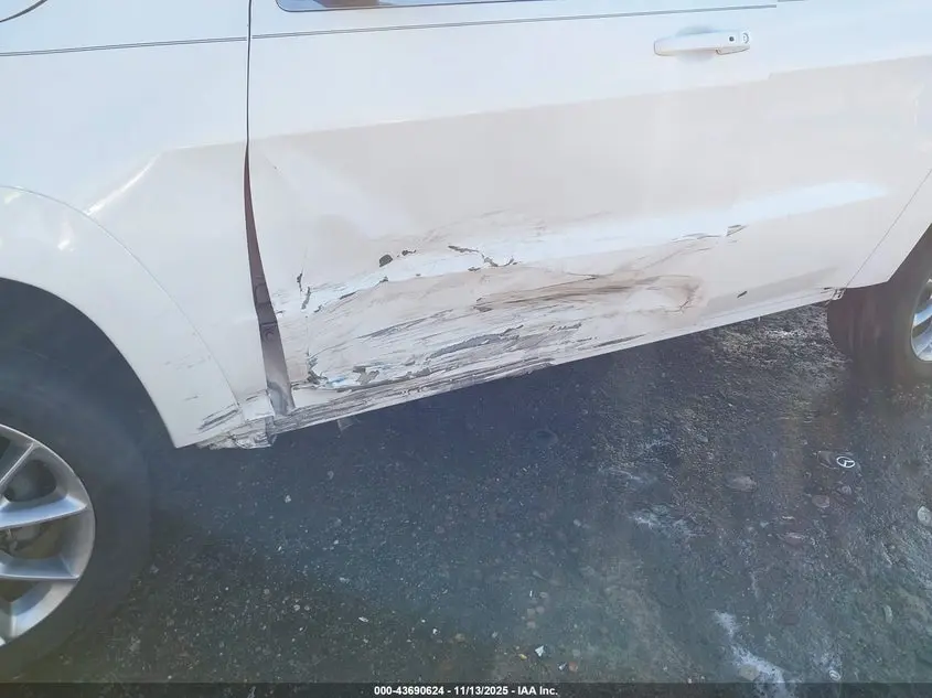 2016 JEEP GRAND CHEROKEE SUMMIT