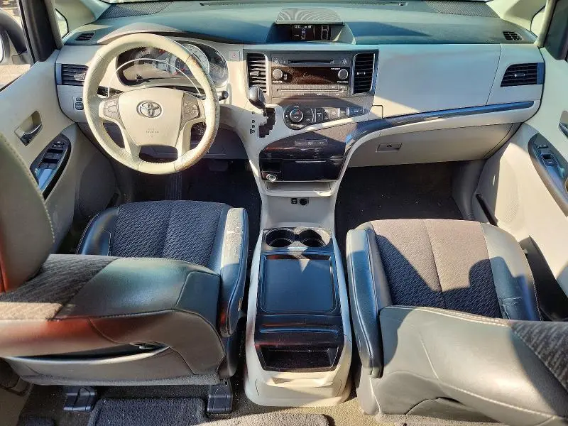 2011 TOYOTA SIENNA SPORT  