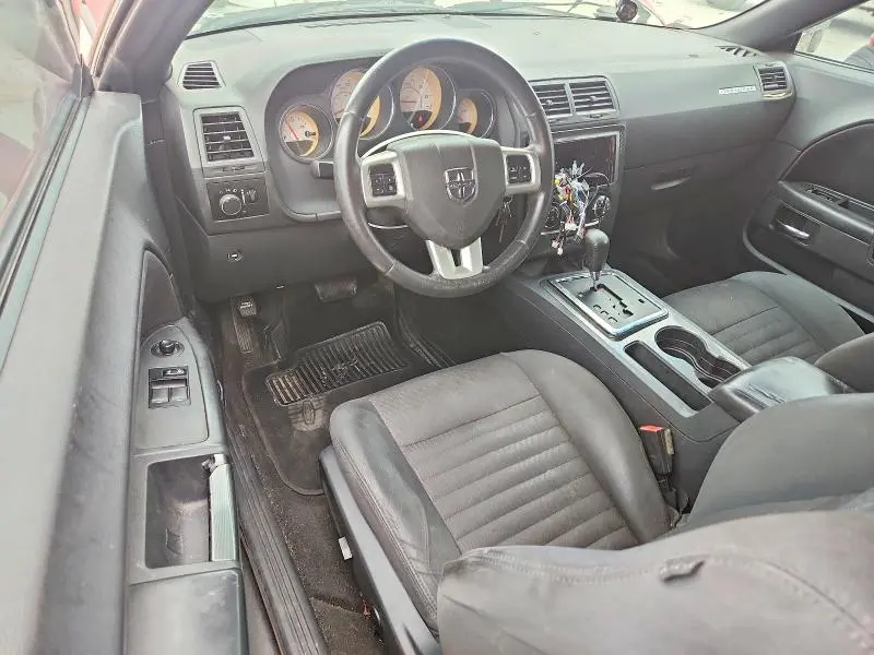 2013 DODGE CHALLENGER SXT  