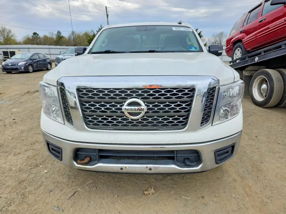 2018 NISSAN TITAN S  
