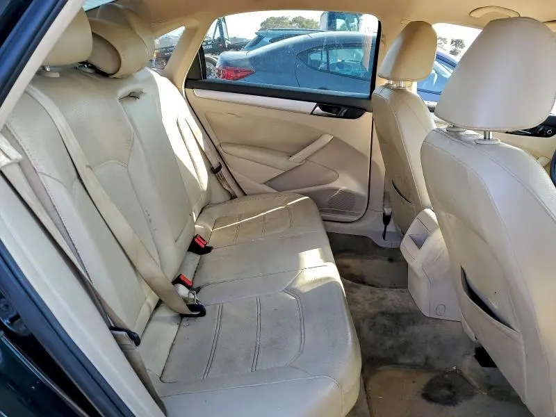 2012 VOLKSWAGEN PASSAT SE  
