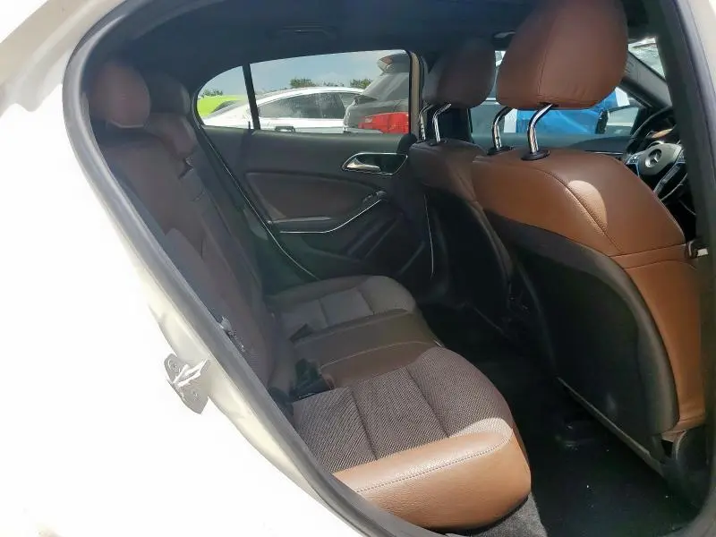 2015 MERCEDES-BENZ GLA 250 4MATIC  