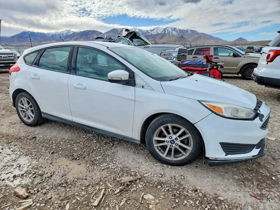 2016 FORD FOCUS SE  