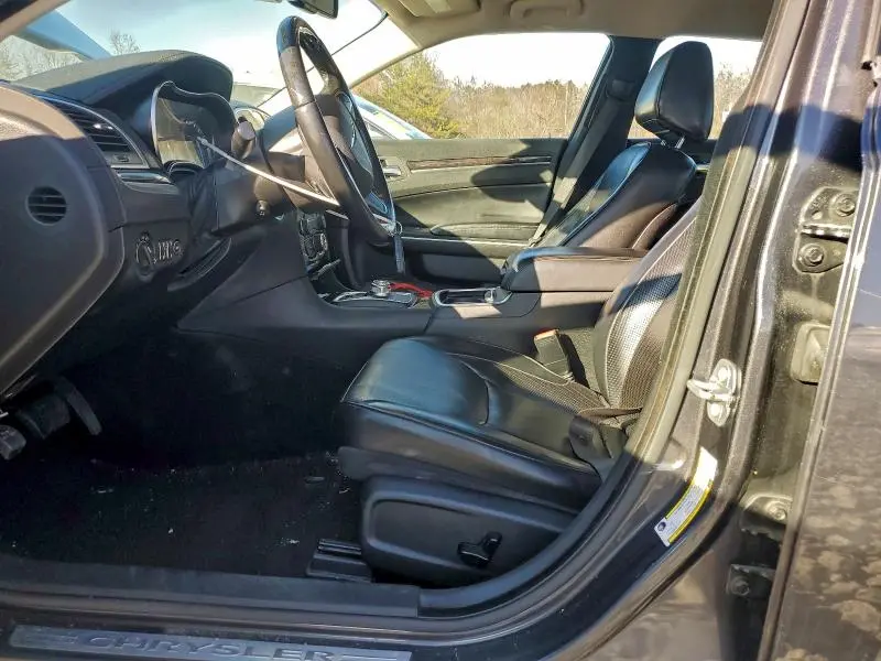 2019 CHRYSLER 300 LIMITED  