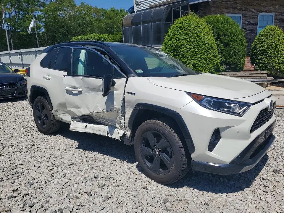 2021 TOYOTA RAV4 XSE  