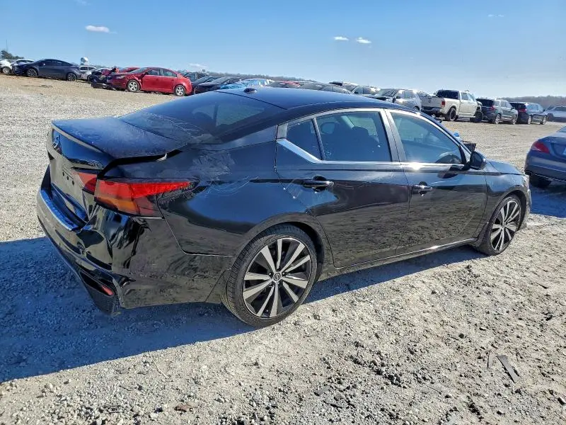 2022 NISSAN ALTIMA SR  