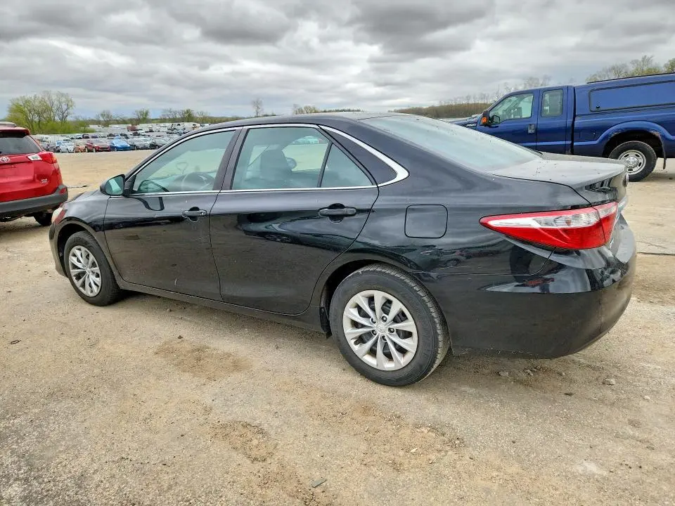 2016 TOYOTA CAMRY LE  