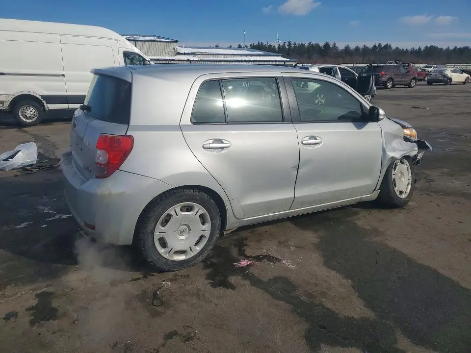 2010 TOYOTA SCION XD   