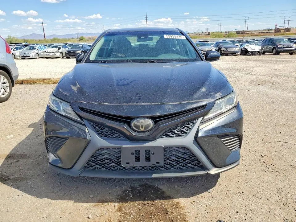 2018 TOYOTA CAMRY SE  