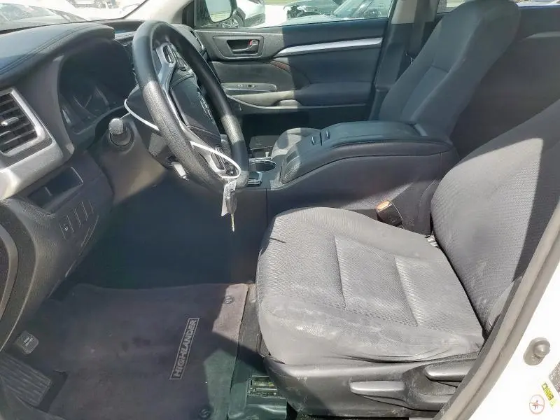 2015 TOYOTA HIGHLANDER LE  