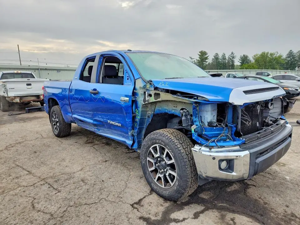 2016 TOYOTA TUNDRA SR5  