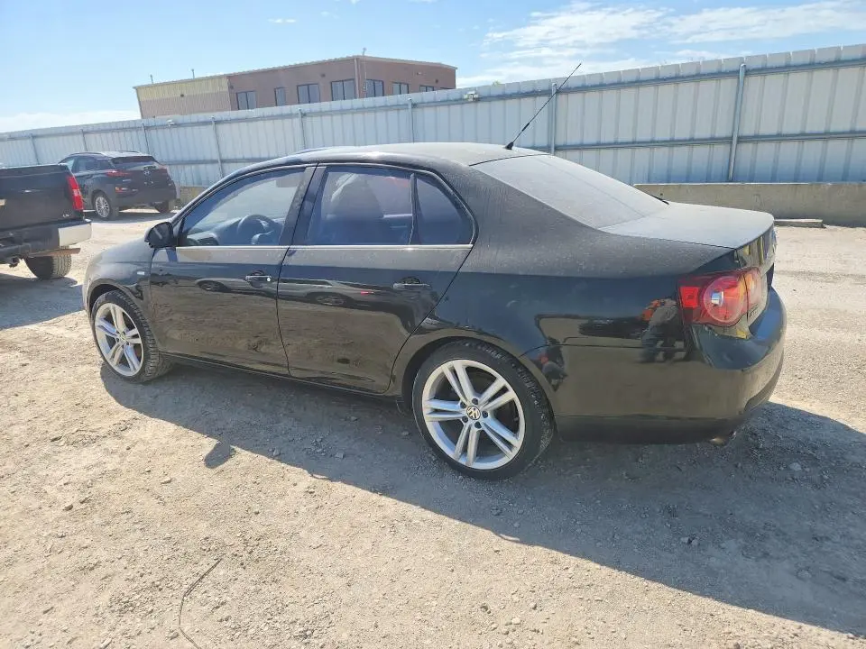 2010 VOLKSWAGEN JETTA LIMITED  
