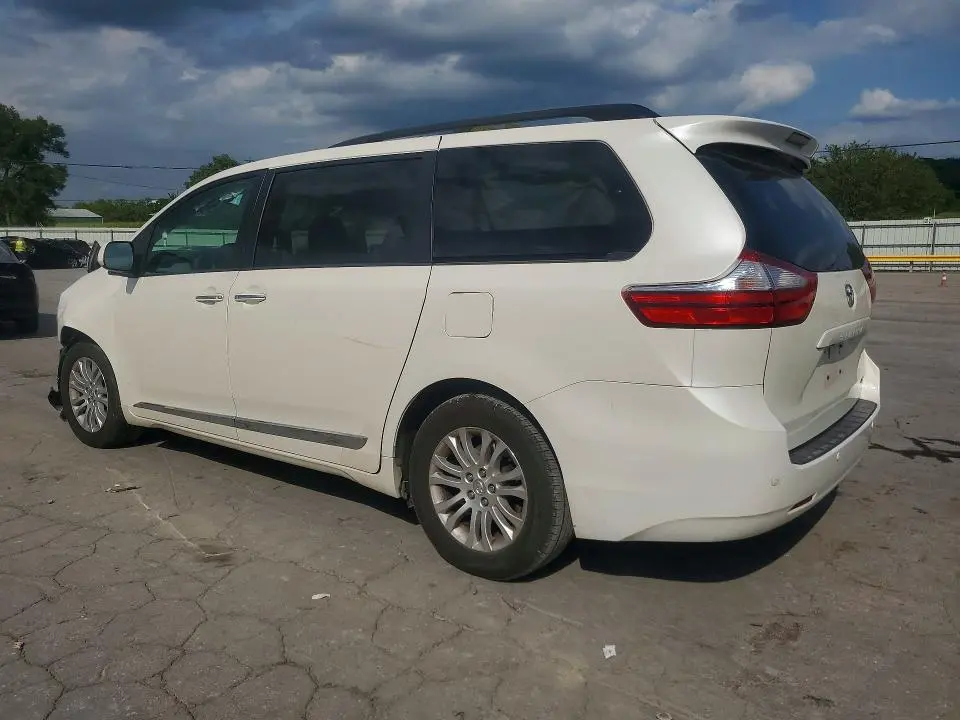 2017 TOYOTA SIENNA XLE PREMIUM 8-PASSENGER  
