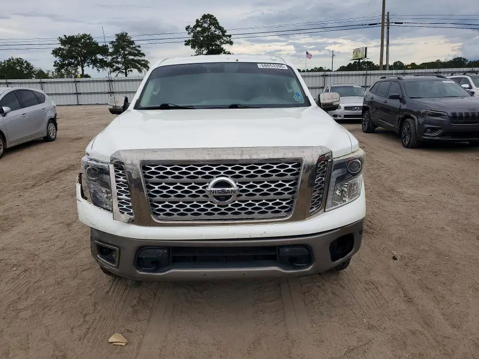 2017 NISSAN TITAN PLATINUM RESERVE  