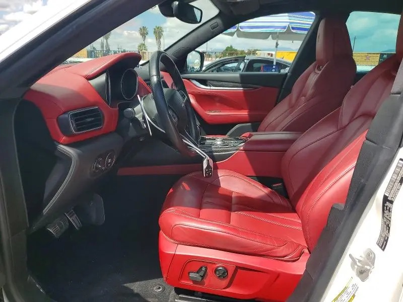 2017 MASERATI LEVANTE SPORT  