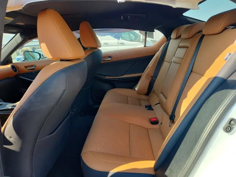 2023 LEXUS IS 300  