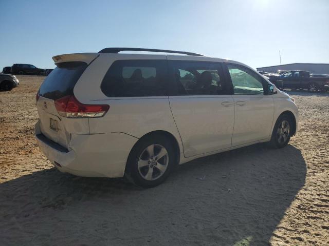 2013 TOYOTA SIENNA LE