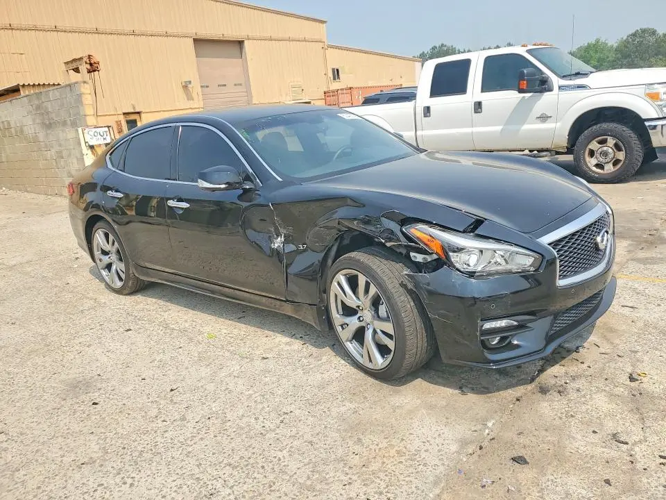 2019 INFINITI Q70 3.7 LUXE  