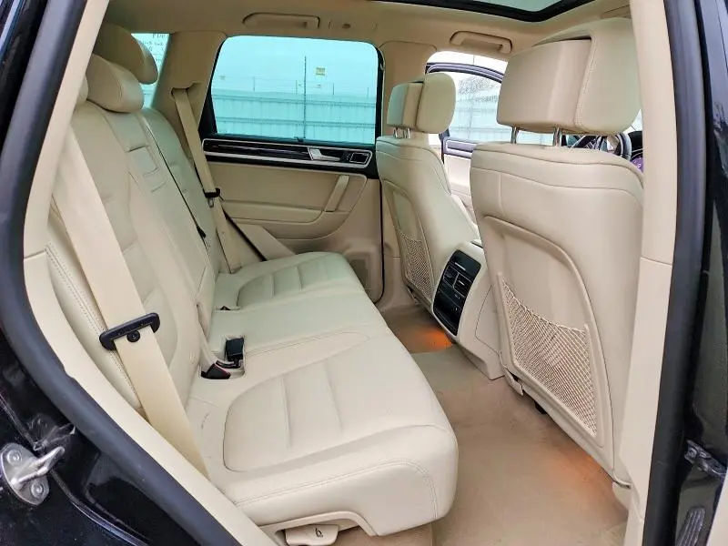 2017 VOLKSWAGEN TOUAREG EXECUTIVE  